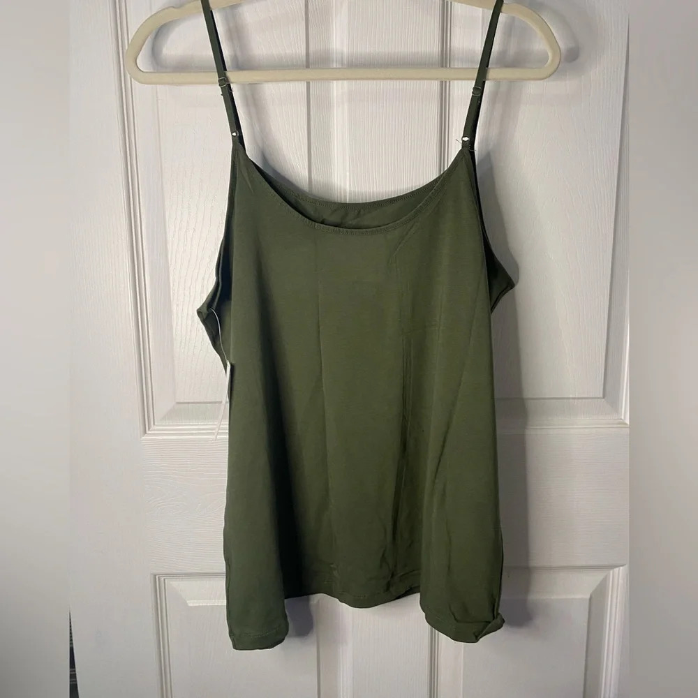 Hunter Greene, adjustable straps, tank top Time and True - Picture 7 of 9